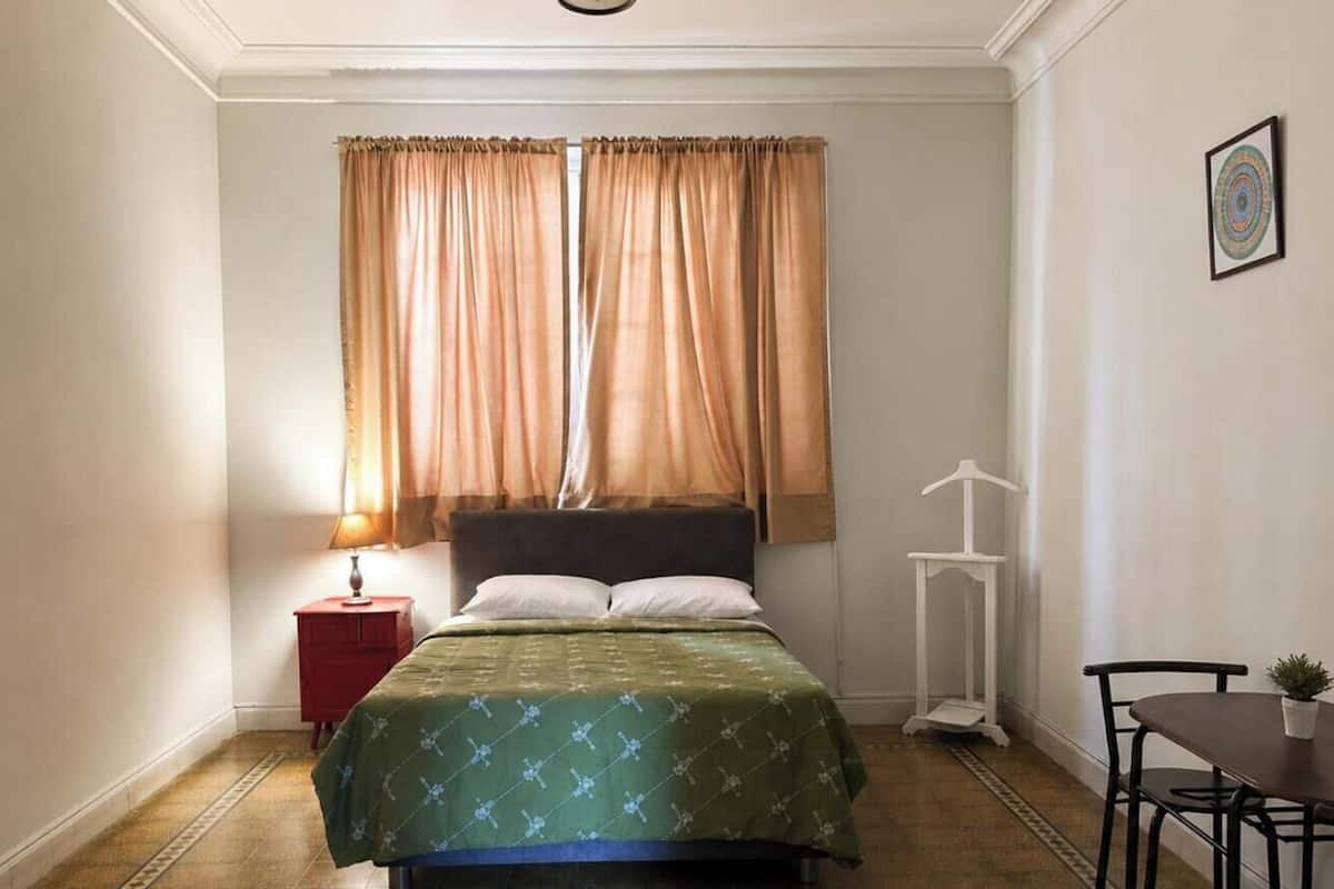 Double Room, Shared Bathroom | WiFi (free), bed sheets