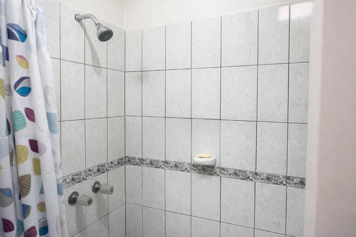 Deluxe Double Room | Bathroom