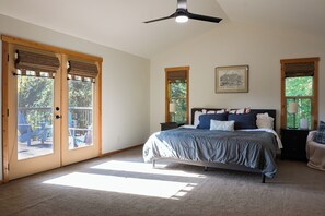 4 bedrooms, iron/ironing board, free WiFi