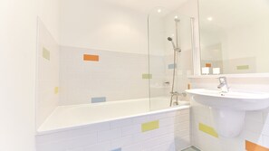 Bathroom - Grainger in Newcastle Upon Tyne (Newcastle Upon Tyne)