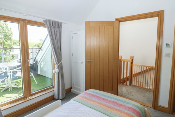 2 bedrooms, WiFi (free), individually decorated, individually furnished