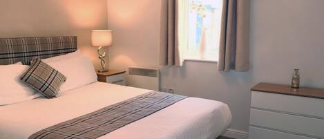 Iron/ironing board, free WiFi, bed sheets
