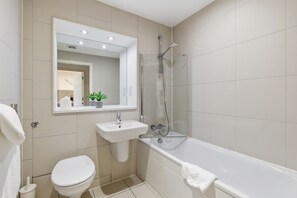 Bathroom - Cherry in Newcastle Upon Tyne (Newcastle Upon Tyne)
