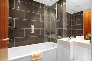 Bathroom - River View in Newcastle Upon Tyne (Newcastle Upon Tyne)