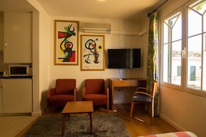 Apartment, 1 Double Bed, City View | Interior - Avenue Park (Funchal)