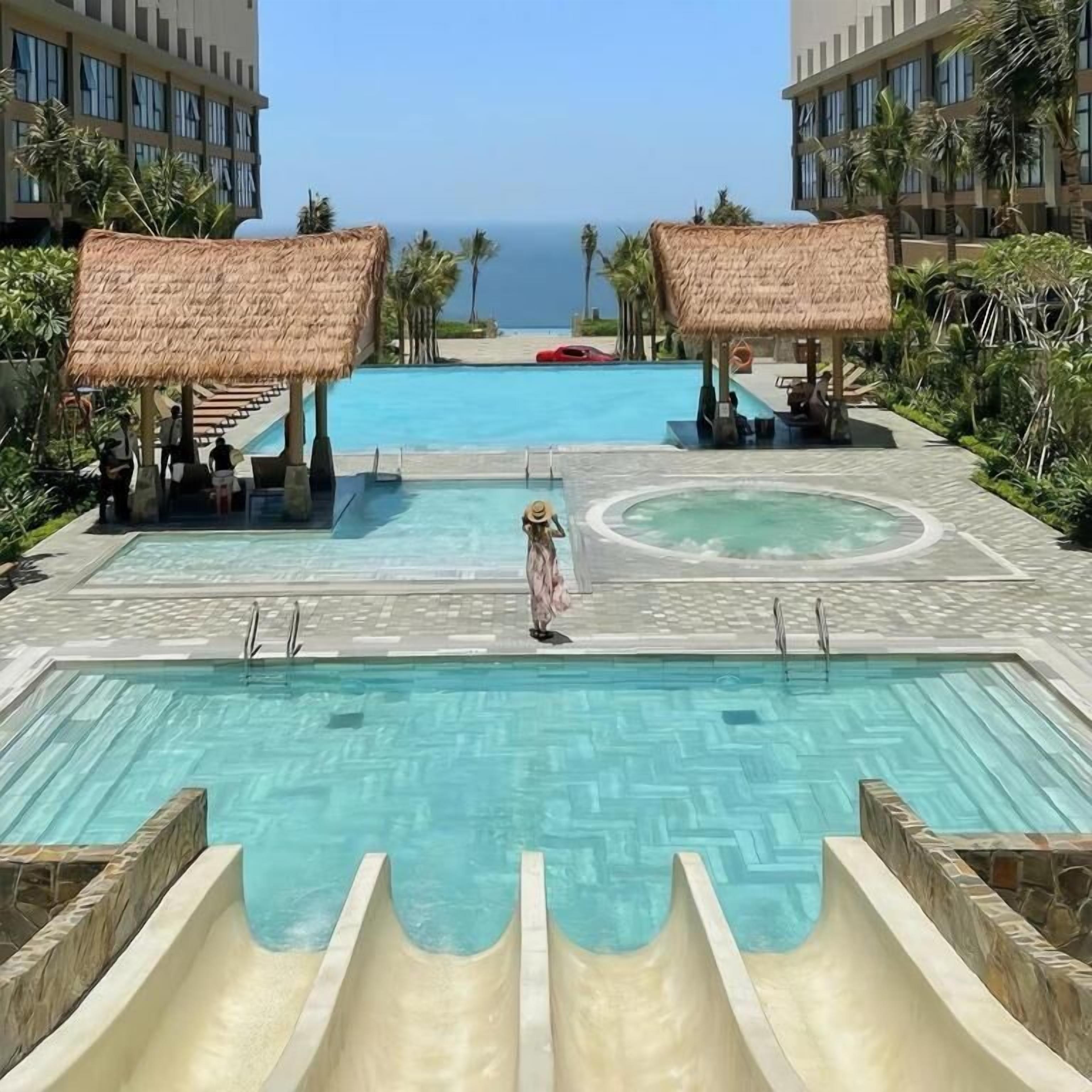 3 outdoor pools