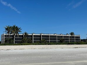 Exterior - Sanibel Sunrise 3 bed 3 bath Beachfront Condo (Sanibel)