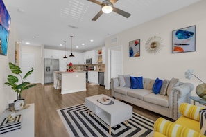 Living area - Cozy 1-bedroom with AC in awesome Winter Garden (Winter Garden)