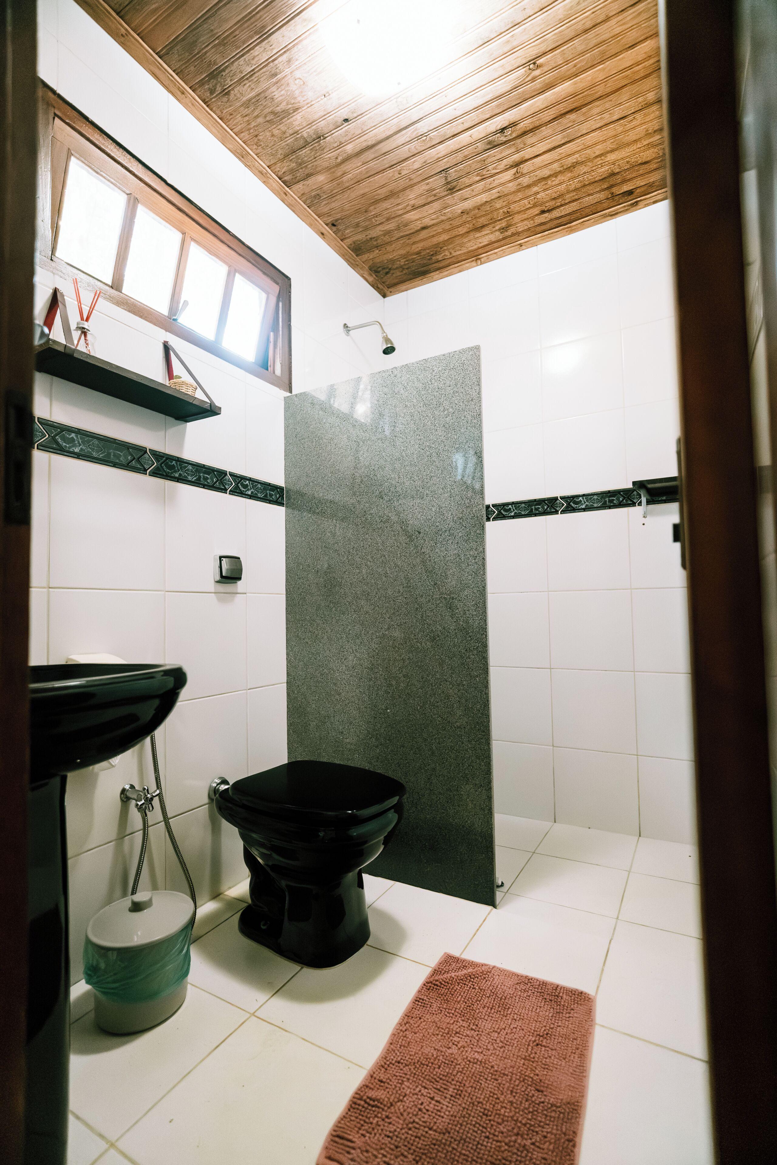 Chambre Double Confort, véranda, vue jardin | Salle de bain