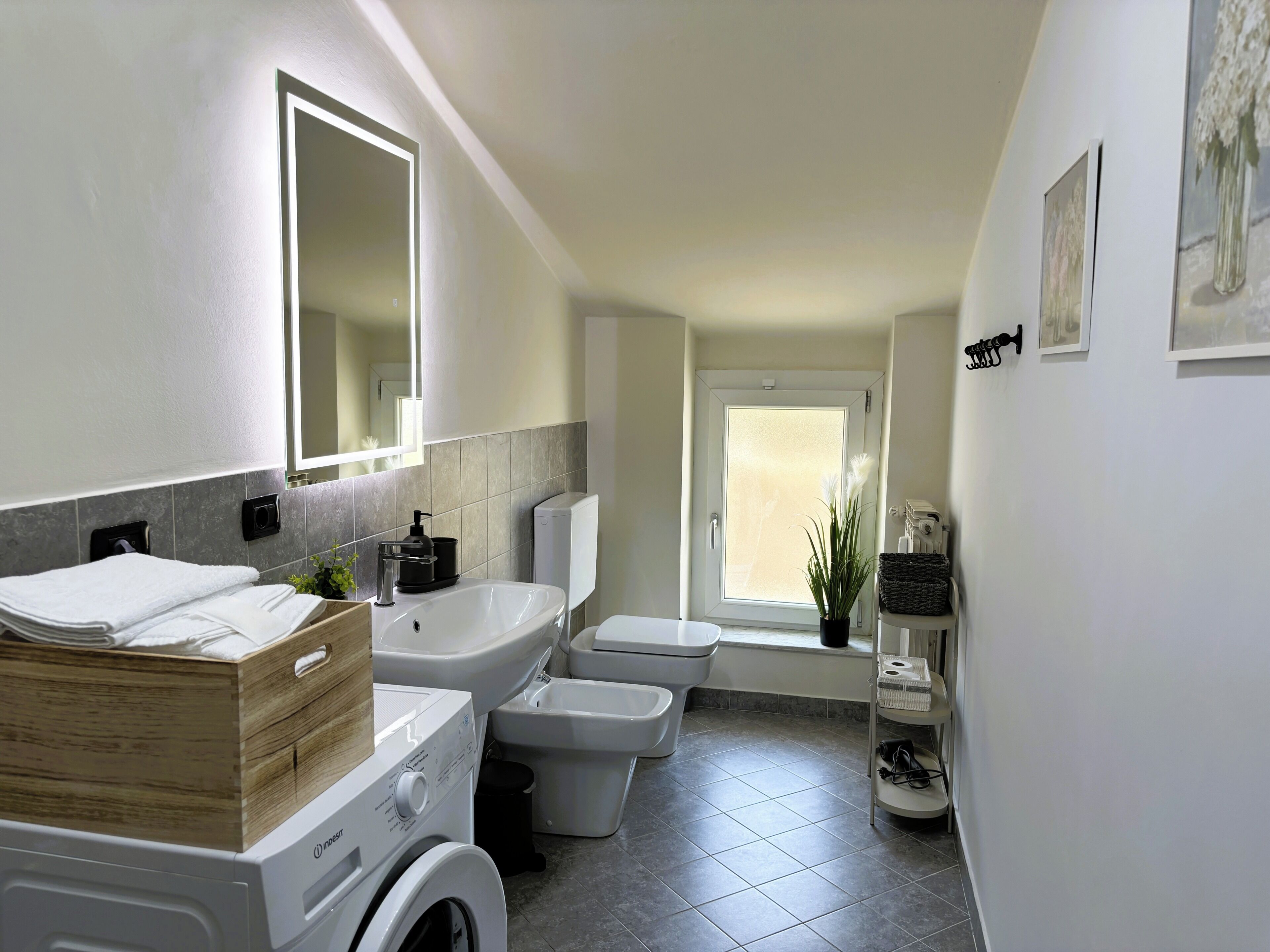 Doccia, asciugacapelli, bidet, asciugamani