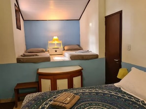 3 Schlafzimmer, Schreibtisch, Bügeleisen/Bügelbrett, kostenloses WLAN
