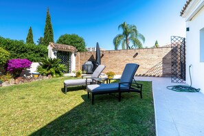 Property grounds - Private Pool Villa in Guadalmina Alta, Marbella (San Pedro de Alcántara)