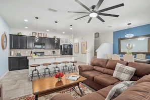 TV, table football, offices - Solterra resort townhouse w/ private pool (Davenport)