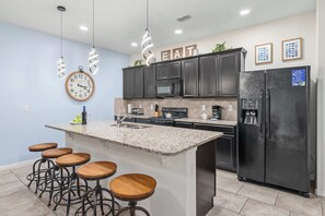 Coffee/tea maker, fridge, microwave, oven - Solterra resort townhouse w/ private pool (Davenport)