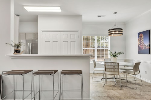 Marfa-Southside Townhome, short walk to A&M Campus