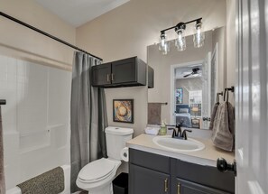 Bathroom - TikTok: Short Walk to A&M Campus, Sleep 8, 3BR/3BA (College Station)
