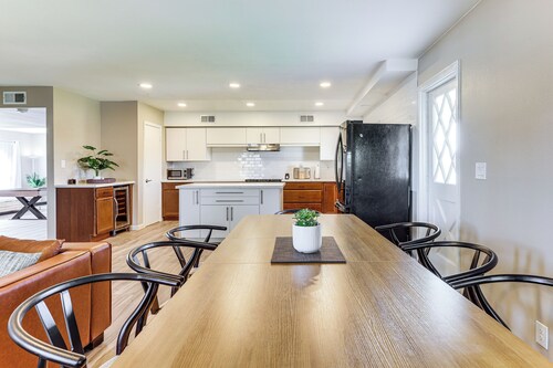 Games of Pool + Nights Fireside! Glendale Getaway