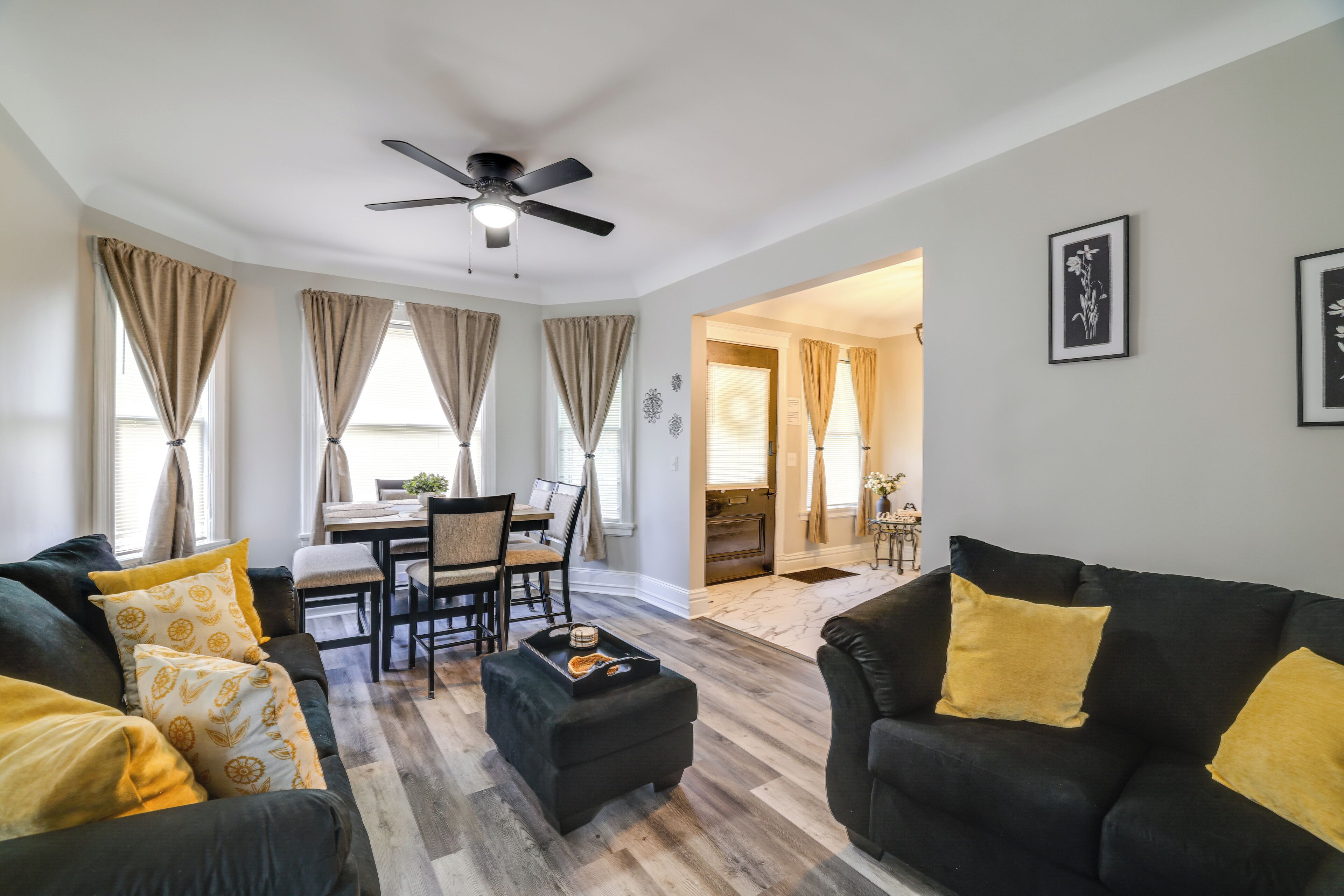 House (5 Bedrooms) | Interior