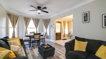 House (5 Bedrooms) | Interior