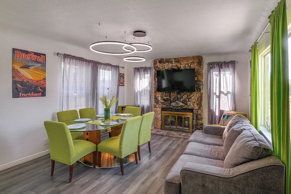 House (3 Bedrooms) | Interior