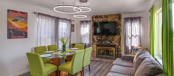 Alien-crash-site-themed Retreat in Roswell