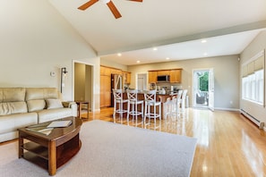 House (4 Bedrooms) | Interior