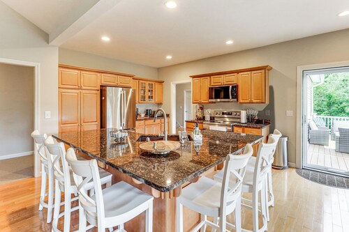 Waterville Getaway w/ Private Hot Tub