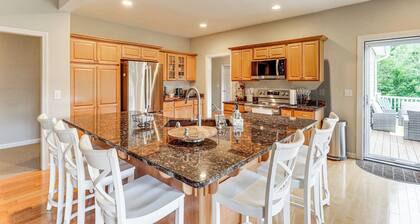 Waterville Getaway w/ Private Hot Tub