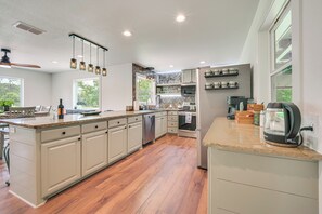 Interior - Bring Your Boats! Waterfront Retreat on PK Lake (Graford)