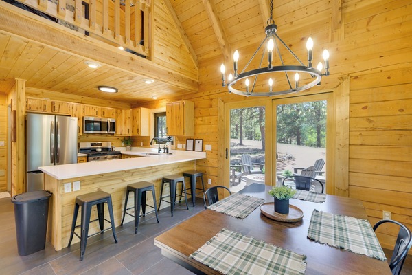 House (3 Bedrooms) | Interior