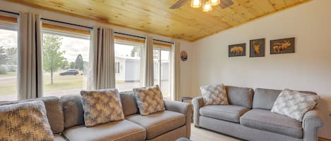 House (3 Bedrooms) | Front of property