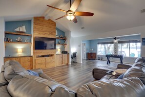 House (4 Bedrooms) | Interior - Private Beach & Dock! North Florida Lake House (Keystone Heights)