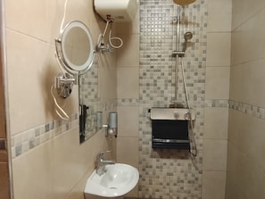 Handtücher, Seife, Toilettenpapier