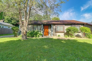 House (3 Bedrooms) | Interior - 4 Mi to U-M Campus! Quiet Family Home w/ Yard (Ann Arbor)