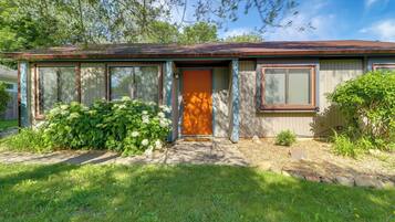 House (3 Bedrooms) | Front of property