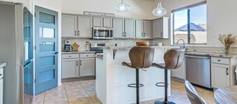 Private Pool + Yard: Gold Canyon Getaway!