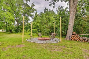 Interior - Walk to Park! Family Retreat w/ Yard in Lumberton (Lumberton)