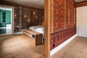 Executive Suite | In-room safe, blackout drapes, soundproofing, free WiFi