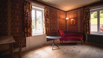 Executive Suite | Interior