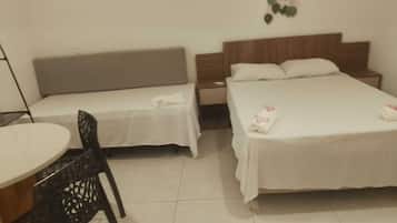 Ferros/tábuas de passar roupa, acesso à internet, roupa de cama