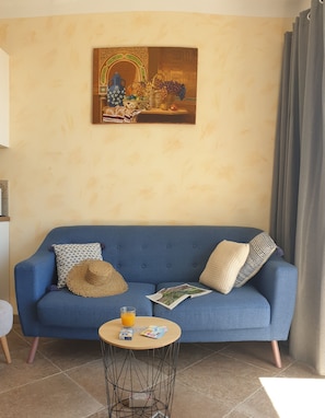 Comfort Apartment, Sea View | Living area - Appartement de charme vue sur mer (Valle-di-Campoloro)