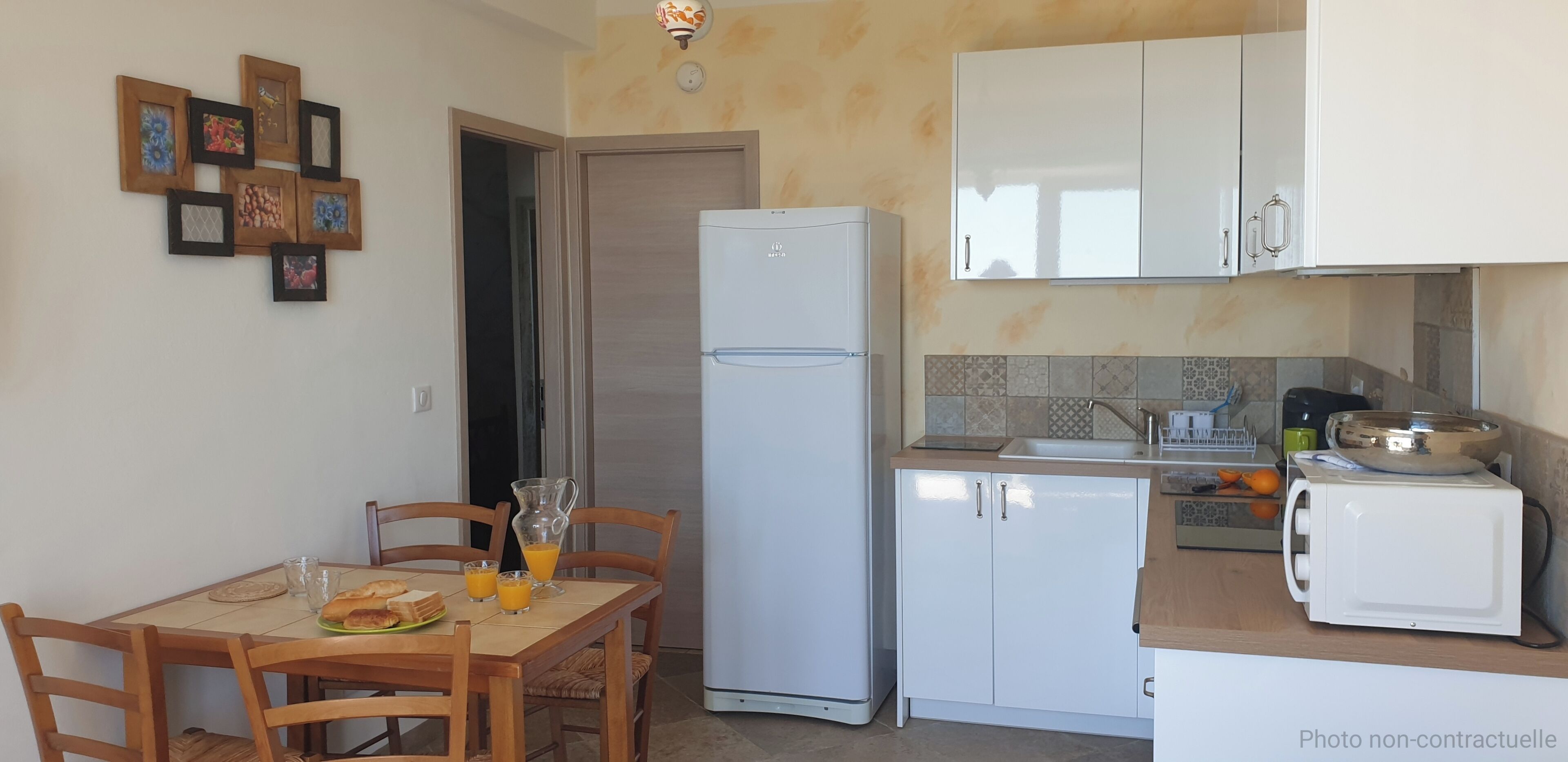 Comfort Apartment, Sea View | Private kitchen
