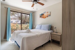 Room - Easy Beach Life | Pool, Patio and Walk to Everything (Playa del Coco)