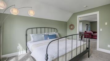 4 Schlafzimmer, Schreibtisch, Bügeleisen/Bügelbrett, kostenloses WLAN