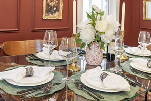 Dining - Harvard Charm / Near Boston + New build (Cambridge)