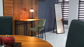 Deluxe Loft, Balcony, City View | Dining