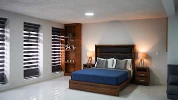 Deluxe Loft, Balcony, City View | Desk, blackout drapes, iron/ironing board, free WiFi