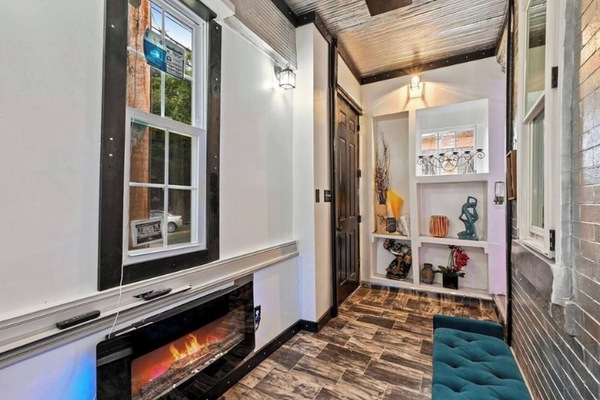 House, 4 Bedrooms, Smoking, Fireplace | Interior