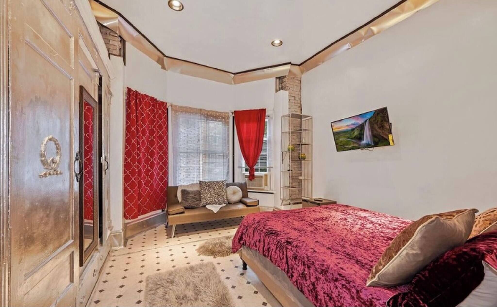 House, 4 Bedrooms, Smoking, Fireplace