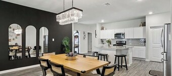 Modern & Cozy 4 bedroom home minutes from LSU & other local hotspots